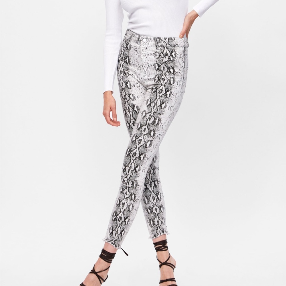 ZARA Stretch Skinny Jeans